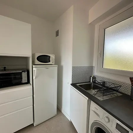 Hyedav Climatise Pour 4 Personnes A 50 M De La - דירה Les Salins d'Hyeres